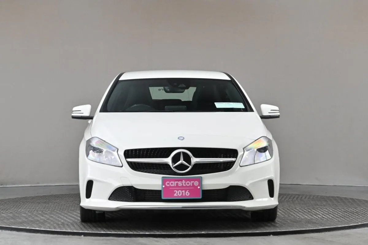 Mercedes-Benz A-Class A 180 Auto  half Leather sp - Image 2