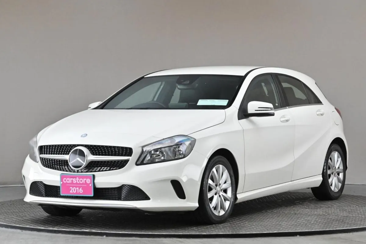 Mercedes-Benz A-Class A 180 Auto  half Leather sp - Image 3