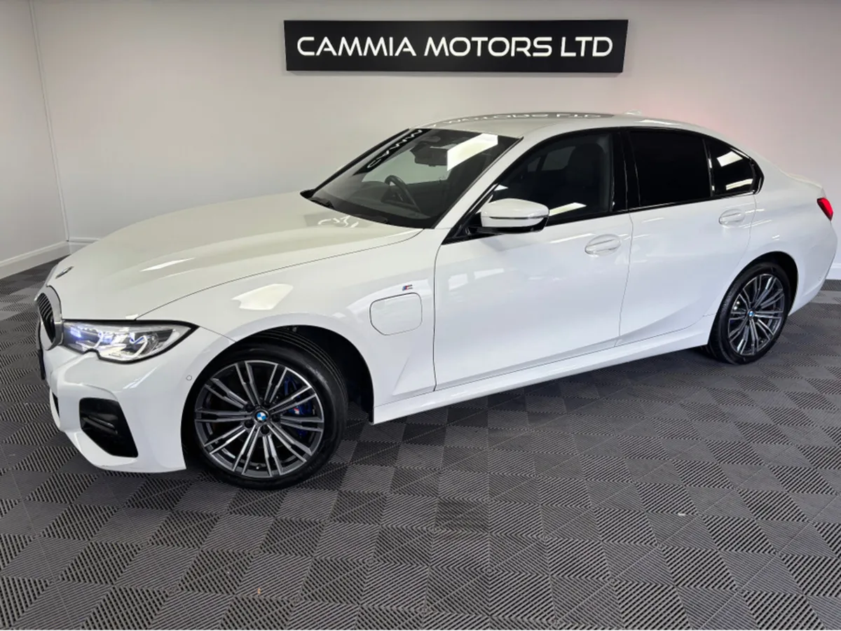 BMW 3-Series *BMW 330e* *LOW MILEAGE* *DIGITAL DAS - Image 2