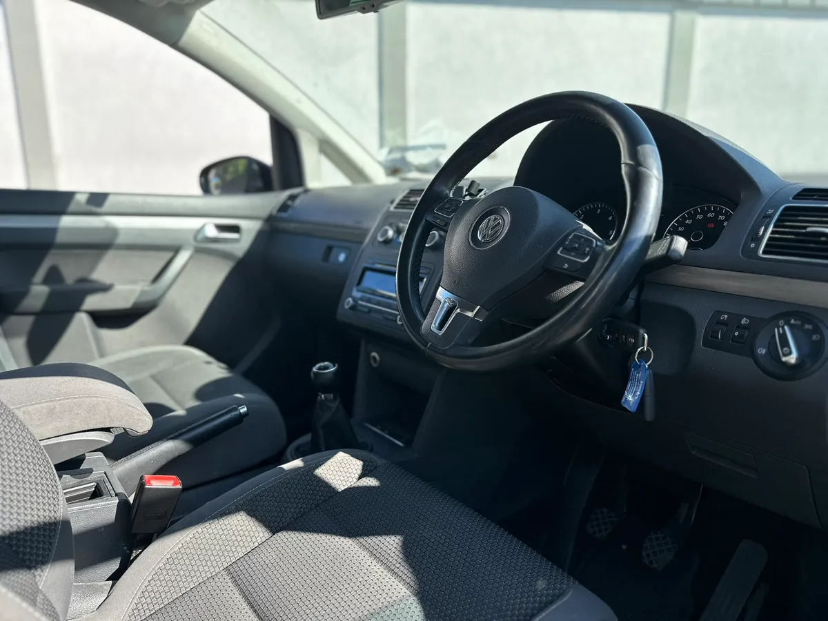 Volkswagen Touran 7 Seater 2010 - Image 3