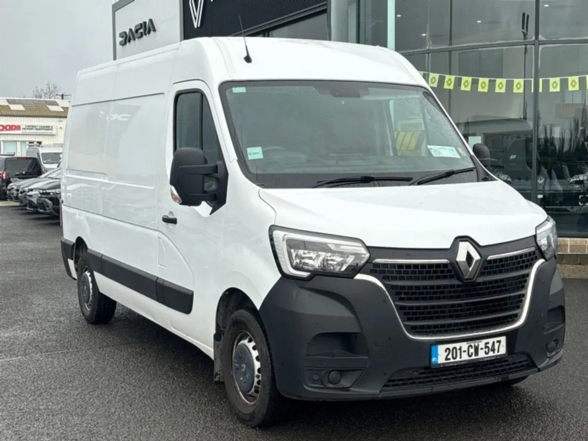 Renault Master MWB EX VAT Price Displayed - Image 1