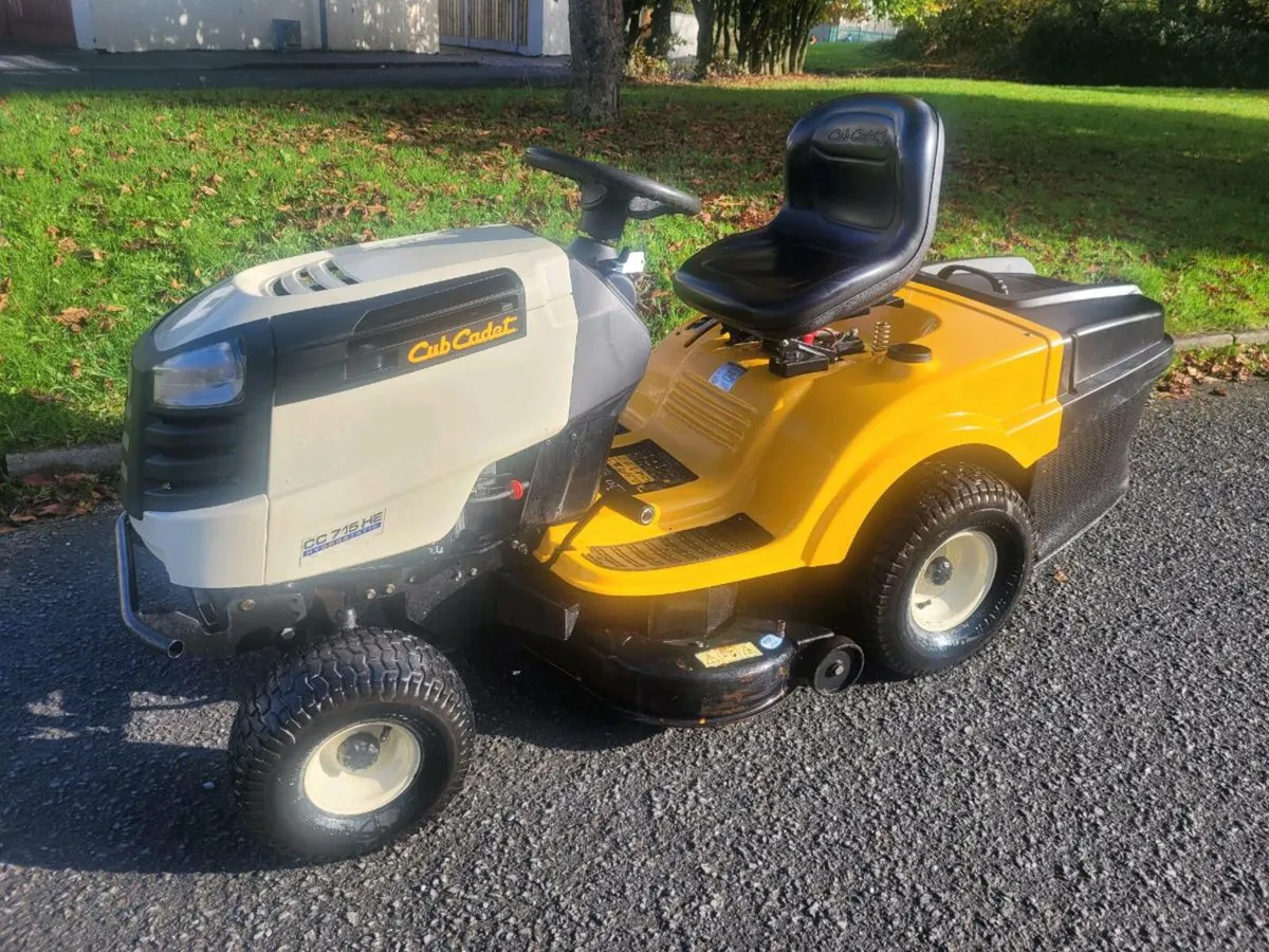 2017  cubcadet lawnmower - Image 1