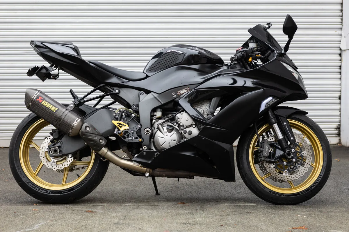 Kawasaki Ninja ZX6R 2014 - Image 1