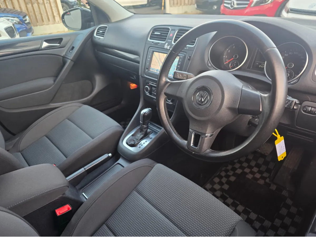 Volkswagen Golf Highline Automatic - Image 2