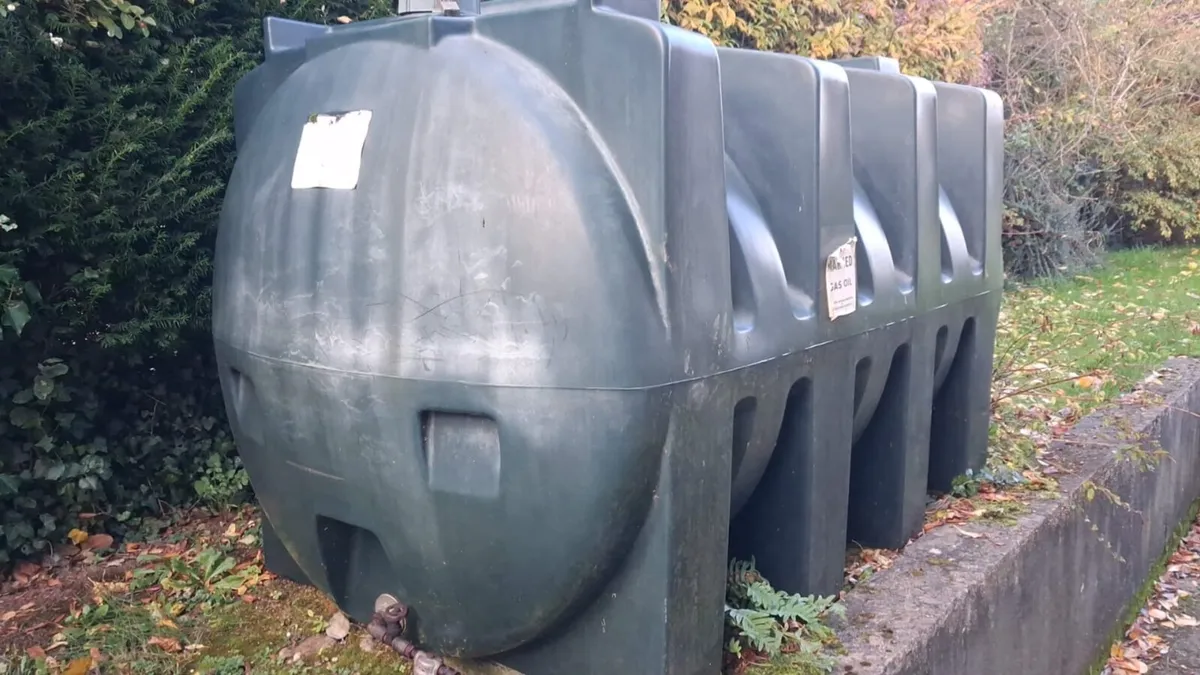 Oil tank