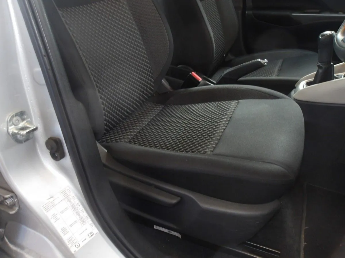 Nissan Micra 1.0 73ps XE - Image 4