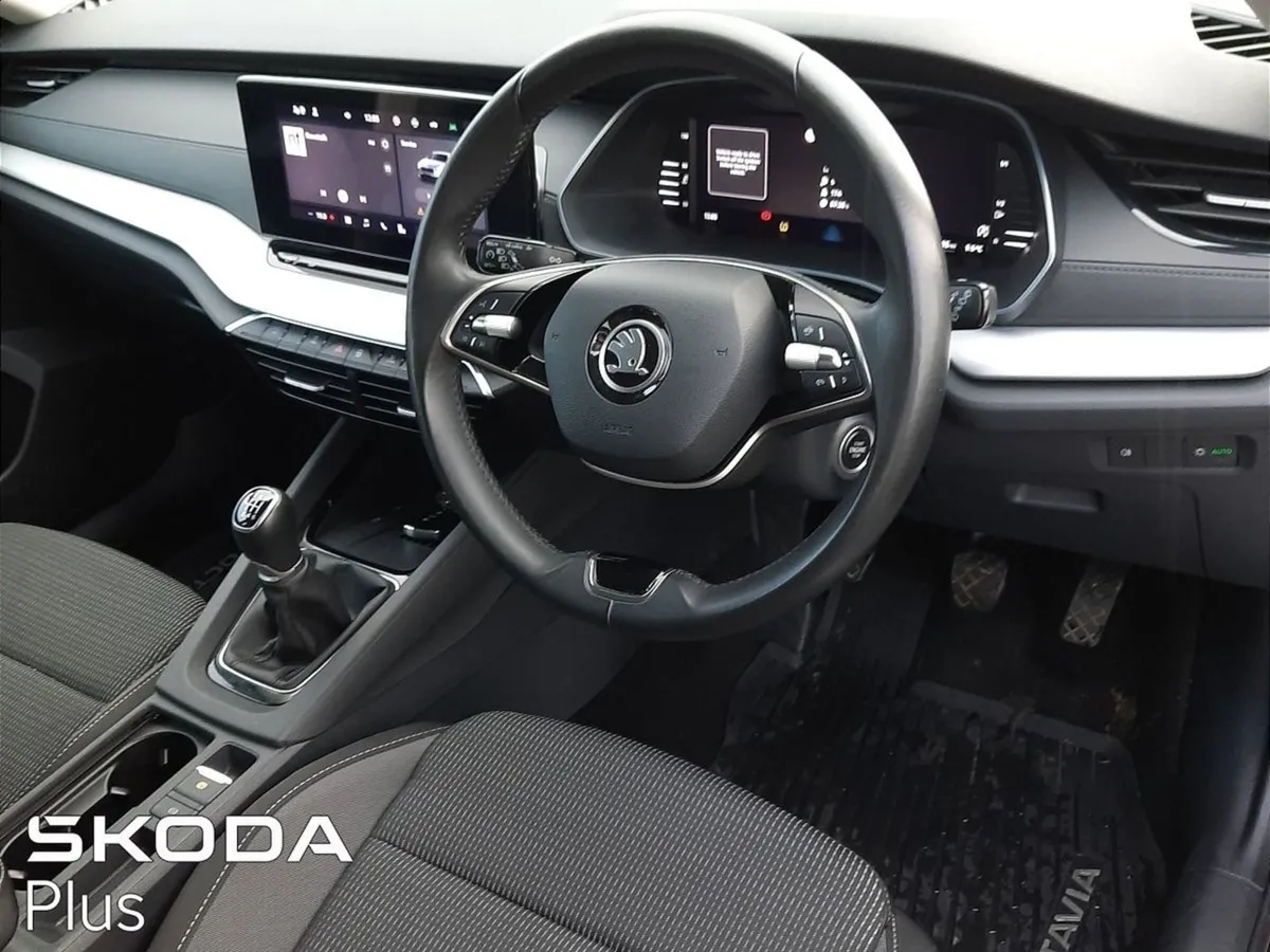 Skoda Octavia  sel Model  2.0tdi 115HP - Image 4