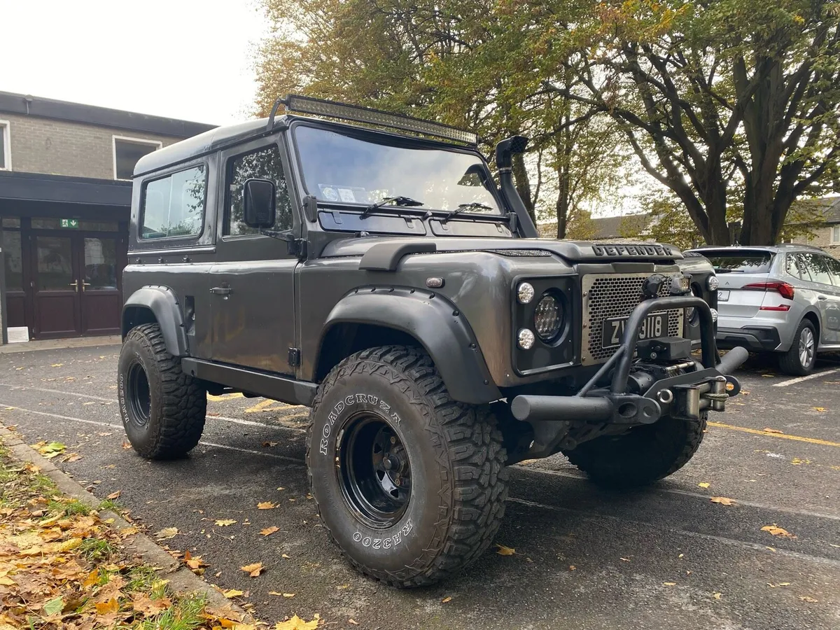Land Rover defender - Image 1