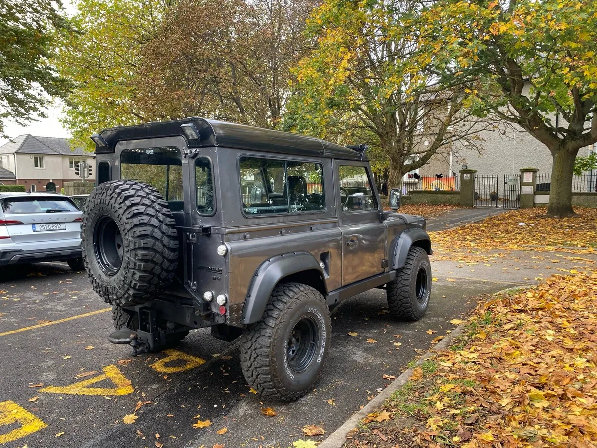 Land Rover defender - Image 2