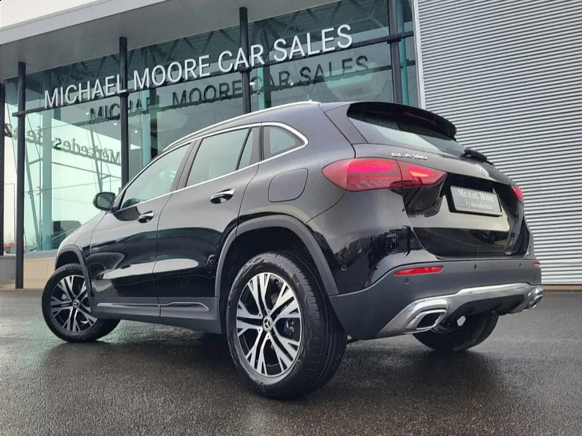 Mercedes-Benz GLA Class Gla180 Progressive Plus A - Image 3