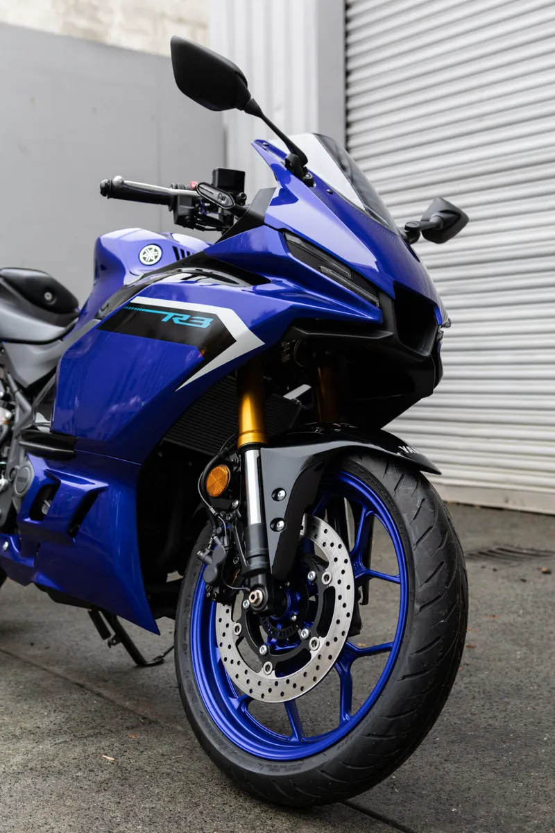 Yamaha YZF R3 2025 - Image 3