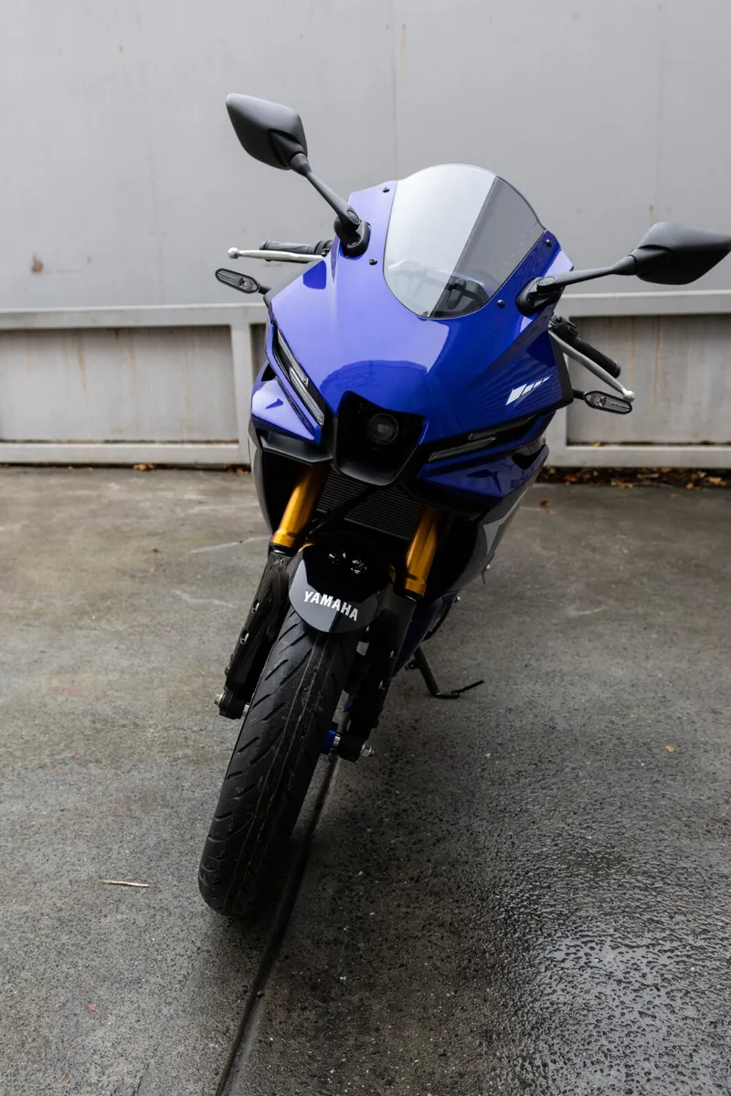 Yamaha YZF R3 2025 - Image 4