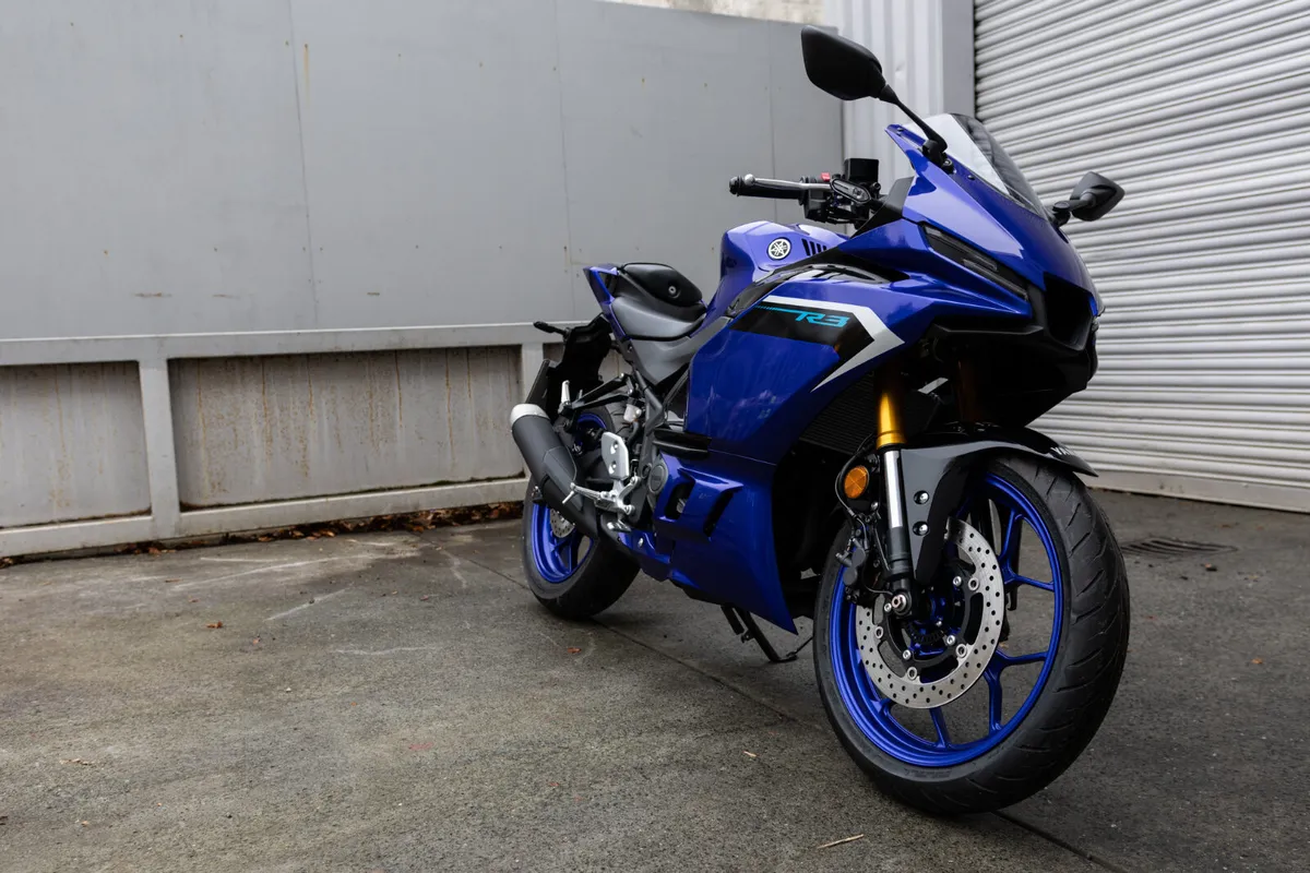 Yamaha YZF R3 2025 - Image 2