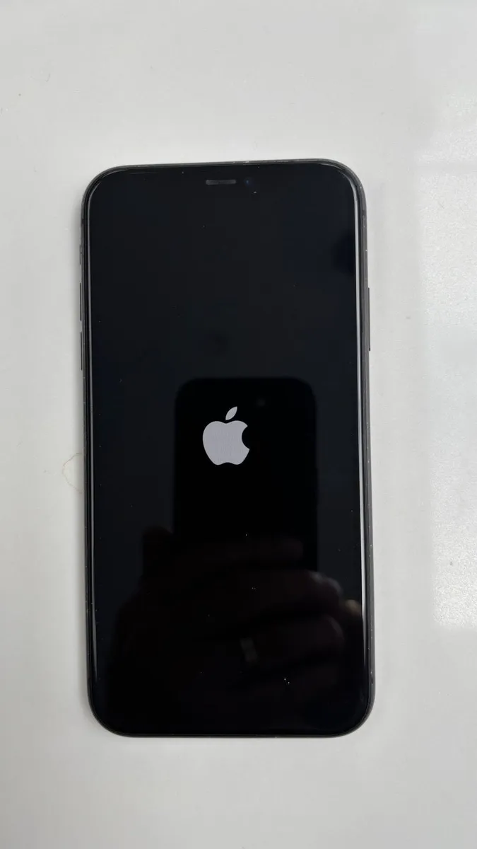 iPhone 11 - Image 3