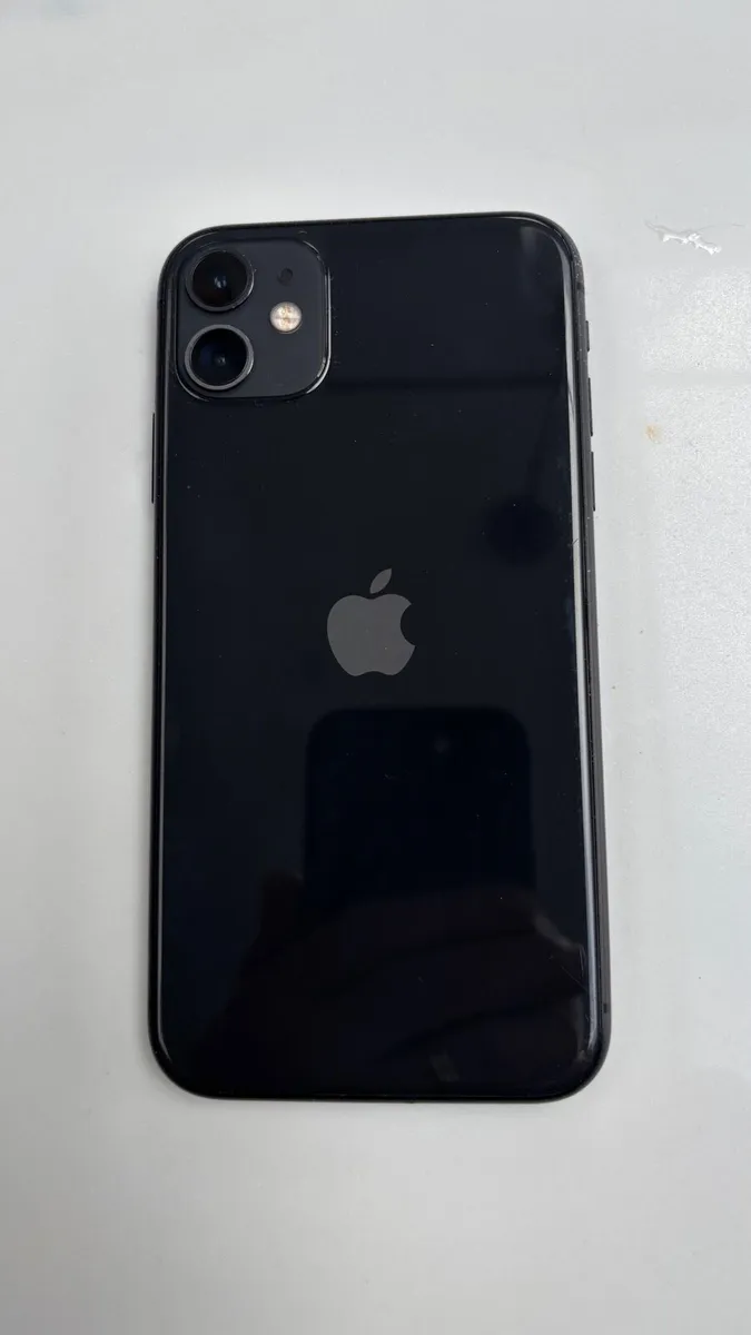 iPhone 11 - Image 4
