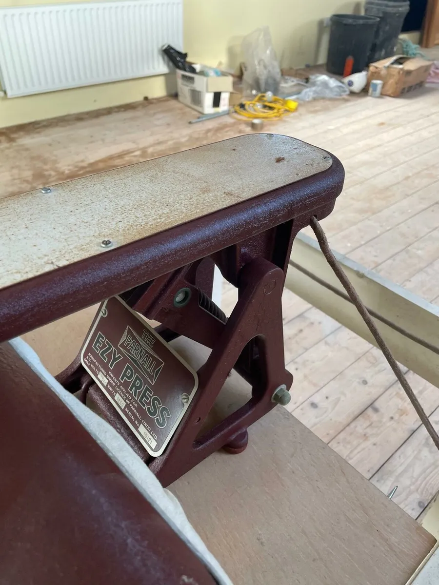 Parnell trouser press-- working - Image 2