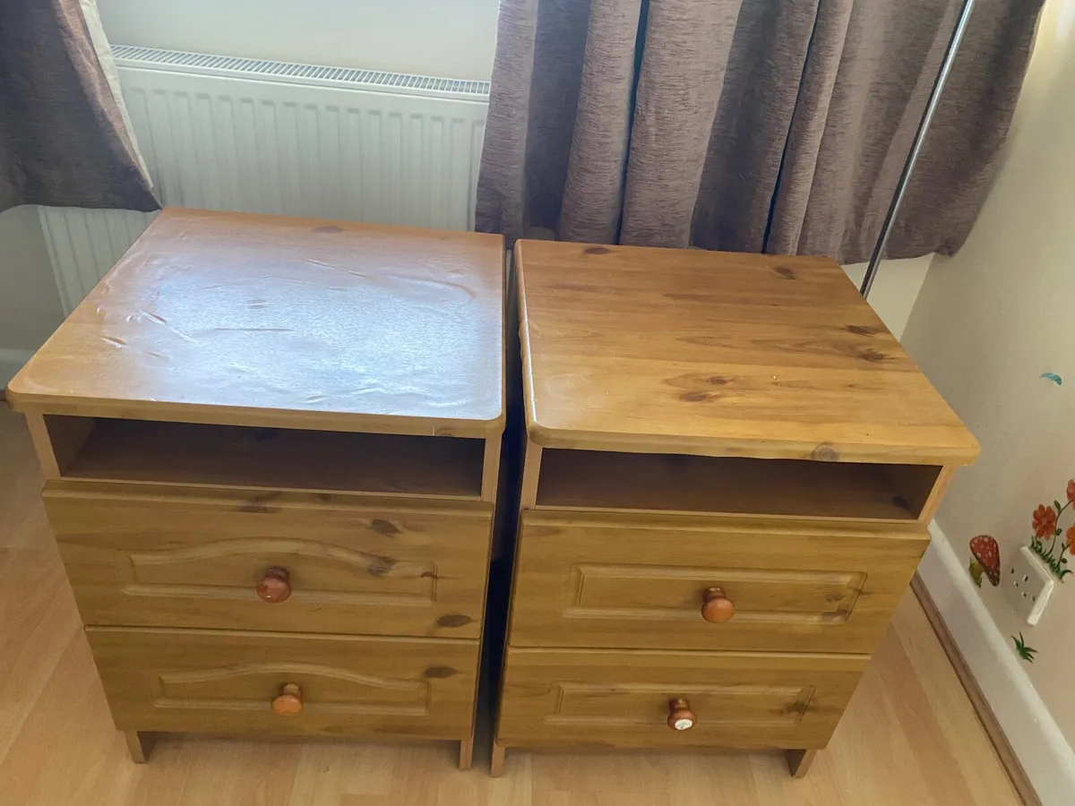 2x wooden bedside lockers - Image 2