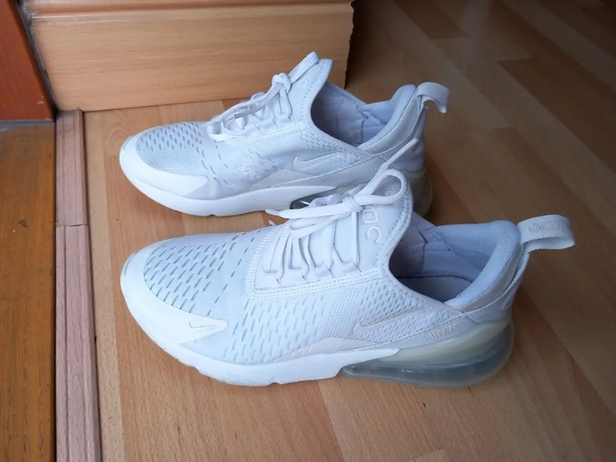 Nike boys shoes size 5.5 - Image 1