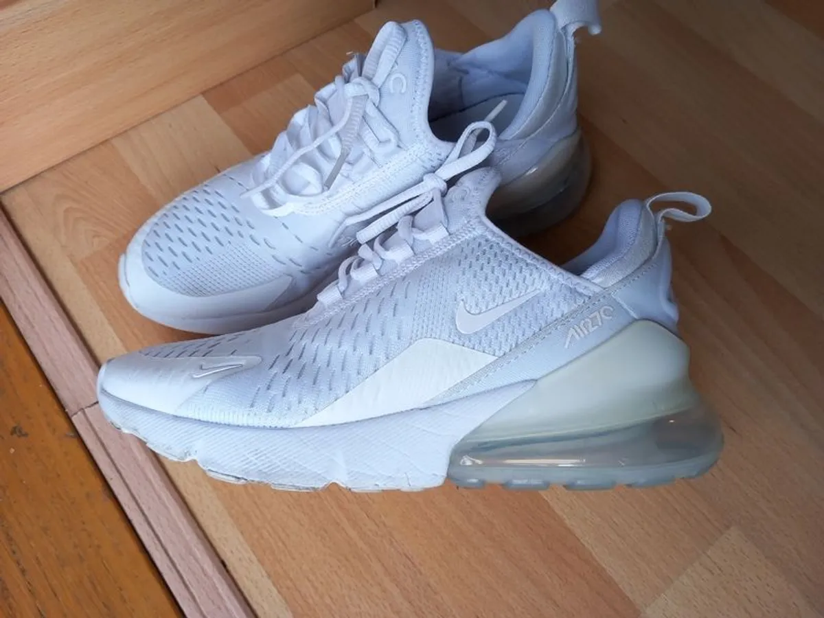 Nike boys shoes size 5.5 - Image 2