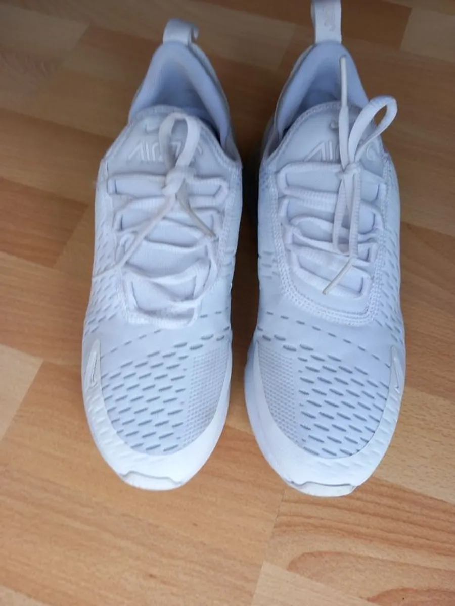 Nike boys shoes size 5.5 - Image 3