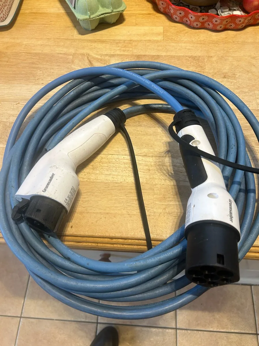 EV charging cable - Image 1