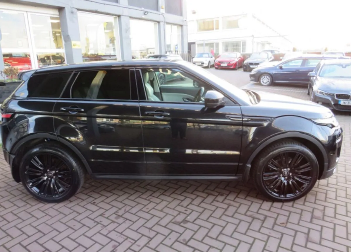 RANGE ROVER EVOQUE 162 - LOW KM - Image 2