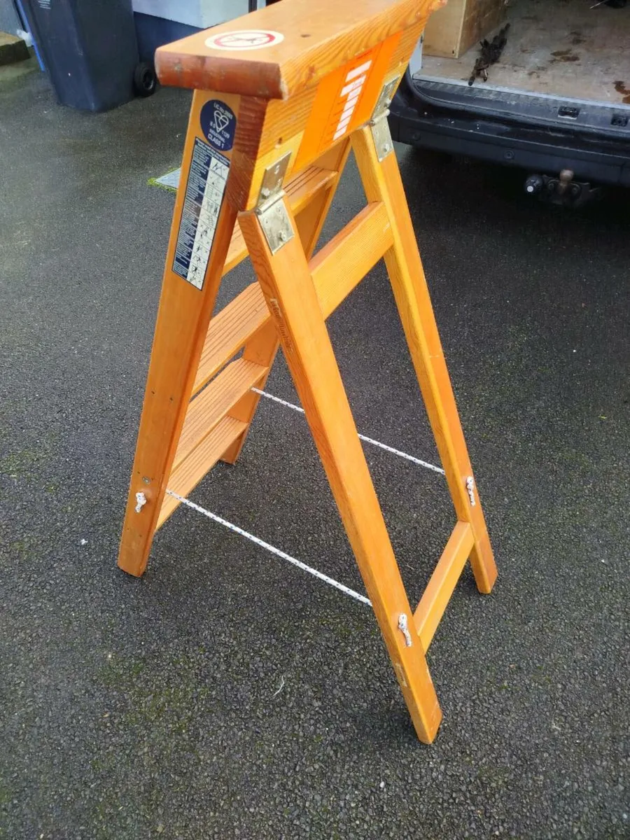 A. Bratts wooden Steps - Image 3