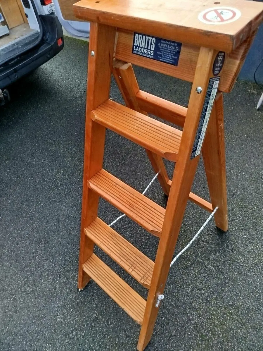 A. Bratts wooden Steps - Image 4