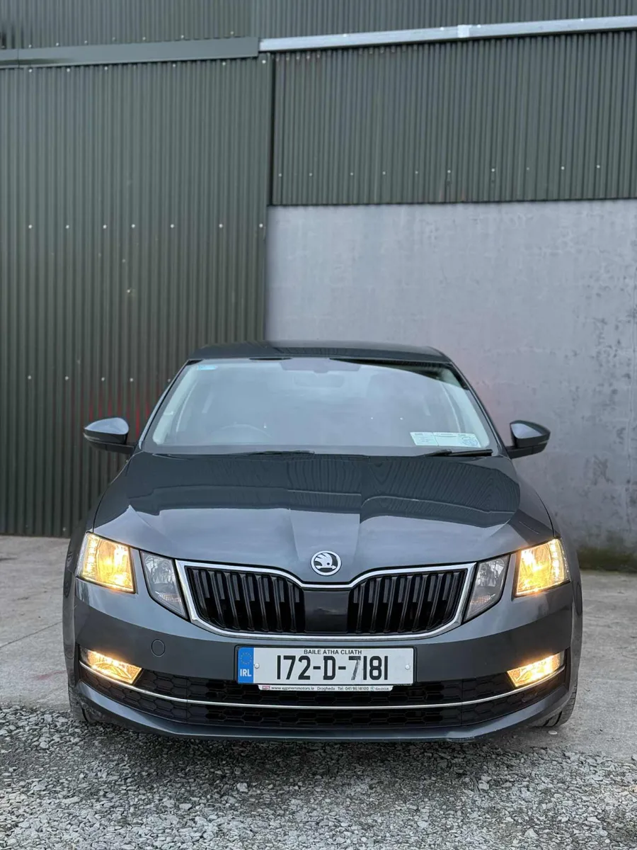 172 Skoda Octavia 2.0Tdi Automatic - Image 2