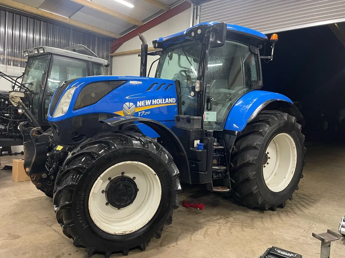 New Holland T7.210 - Image 1