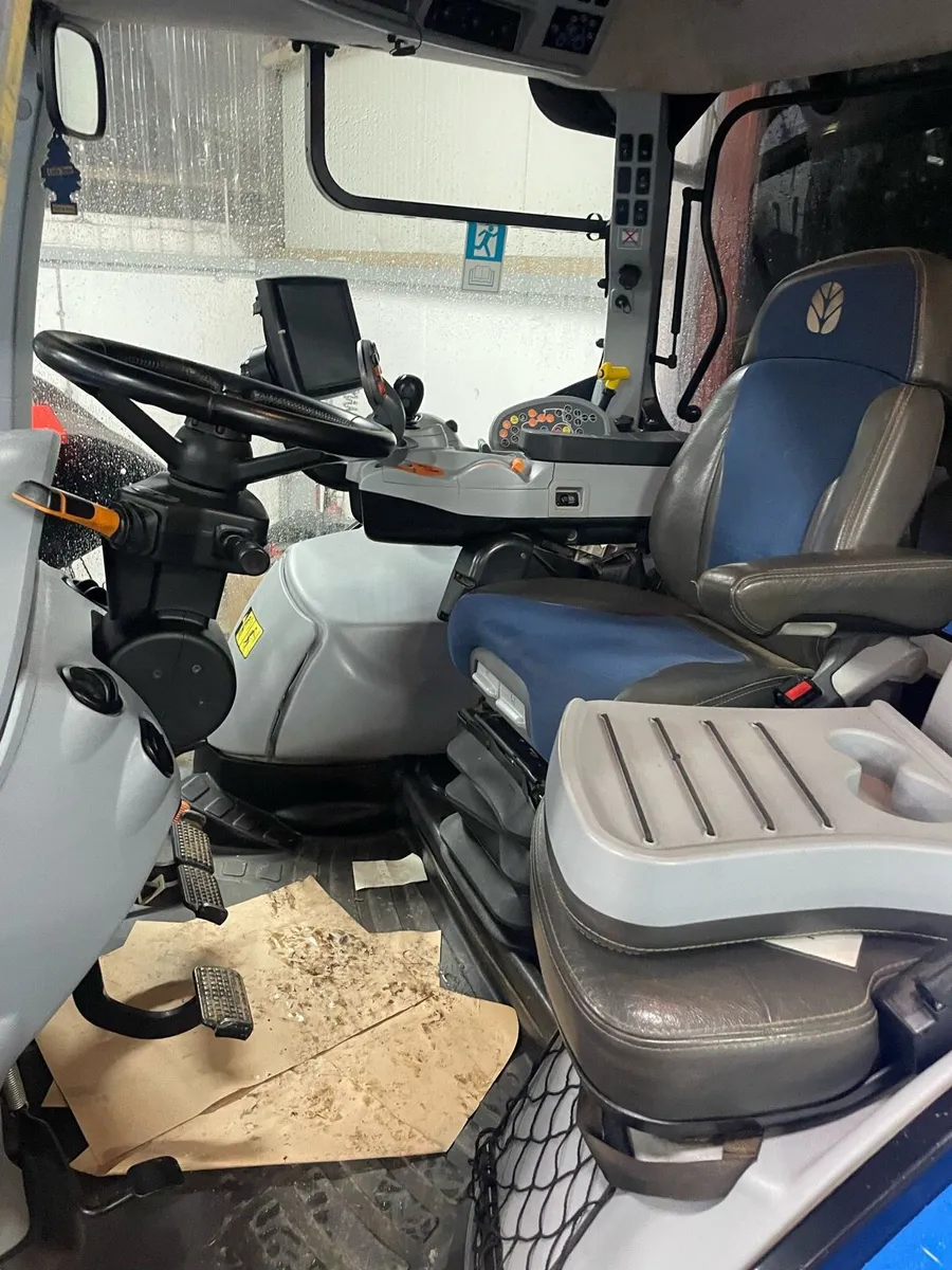 New Holland T7.210 - Image 4