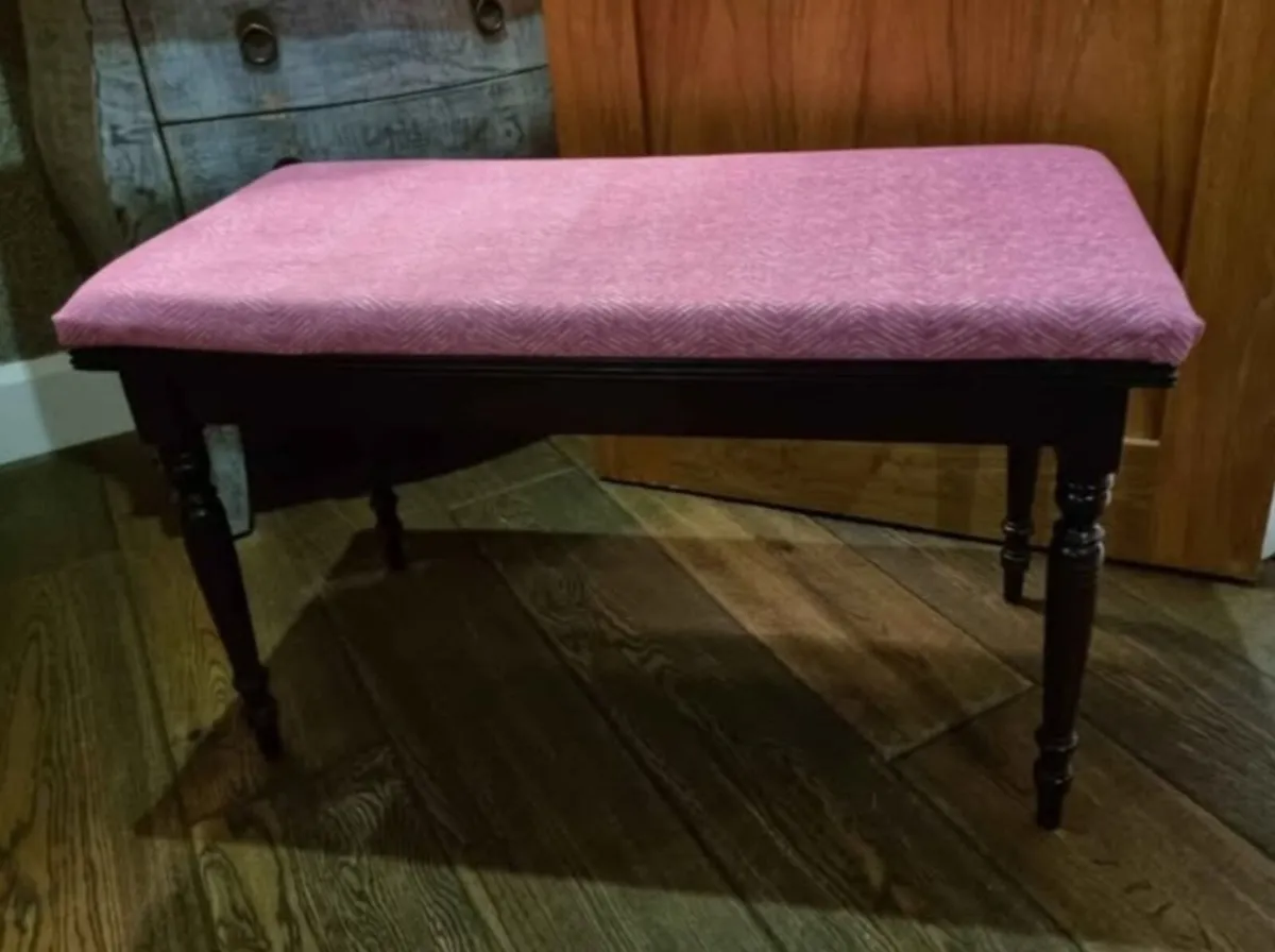 Beautiful Solid Wood Bench..€150 - Image 1