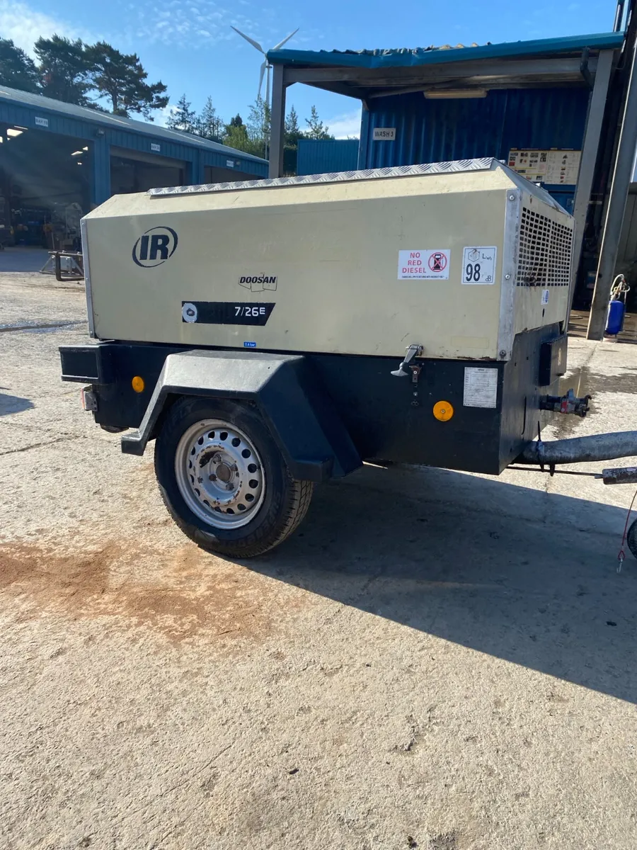 2011 INGERSOLL RAND 726E 90CFM SINGLE COMPRESSOR - Image 2