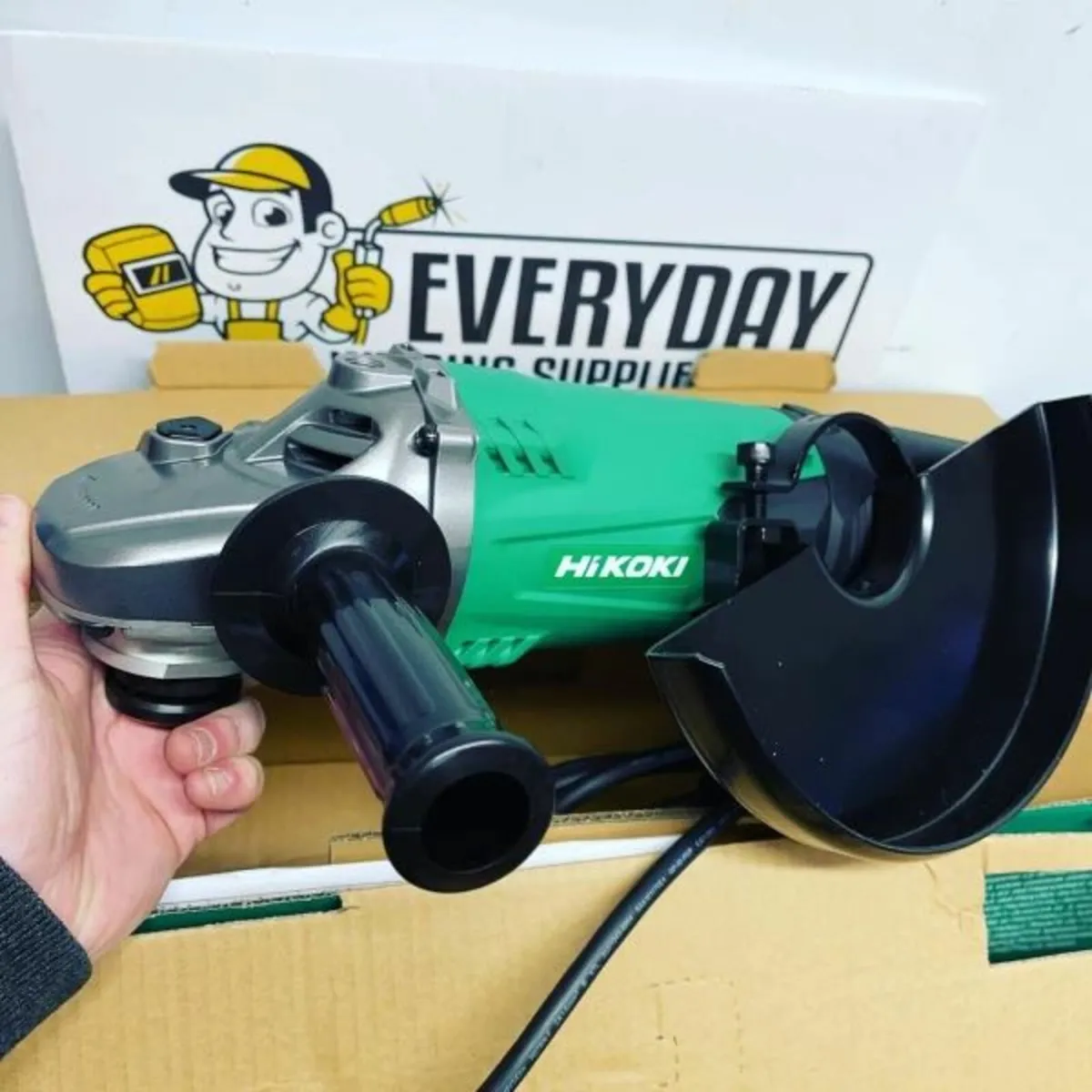 Hitachi / HiKOKI 9" & 4½" Angle Grinder Twin Bundl - Image 4