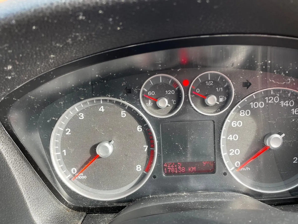 Ford Focus petrol 2008 - Image 4