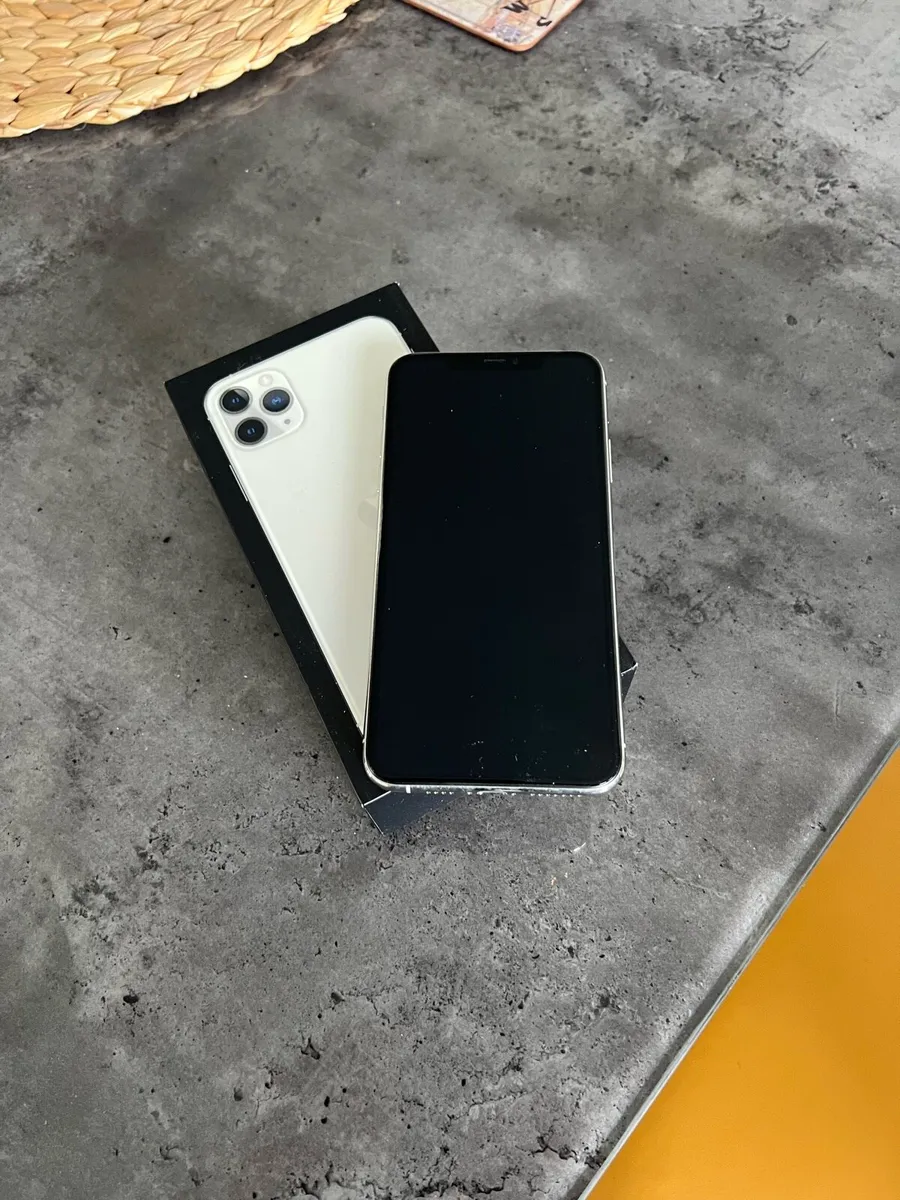 iPhone 11 Pro Max - Image 1