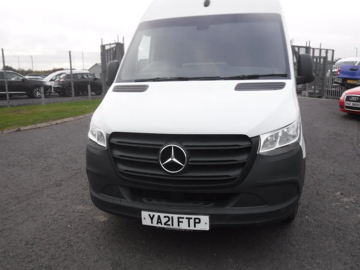 Mercedes Sprinter 2021 mwb high roof panel van. - Image 2