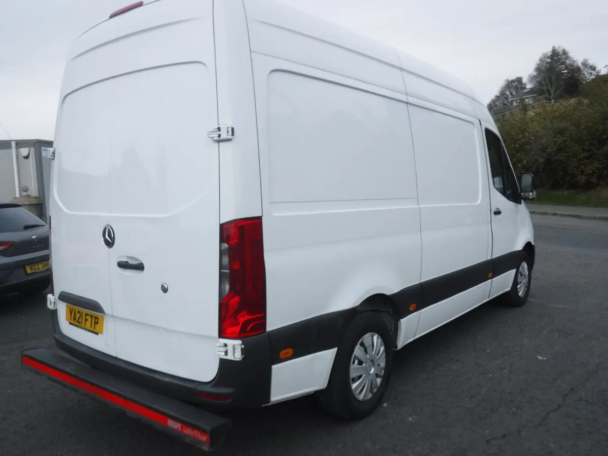 Mercedes Sprinter 2021 mwb high roof panel van. - Image 4