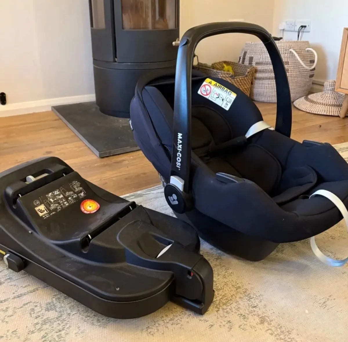 Maxi-Cosi Car Seat & Isofix Base car set