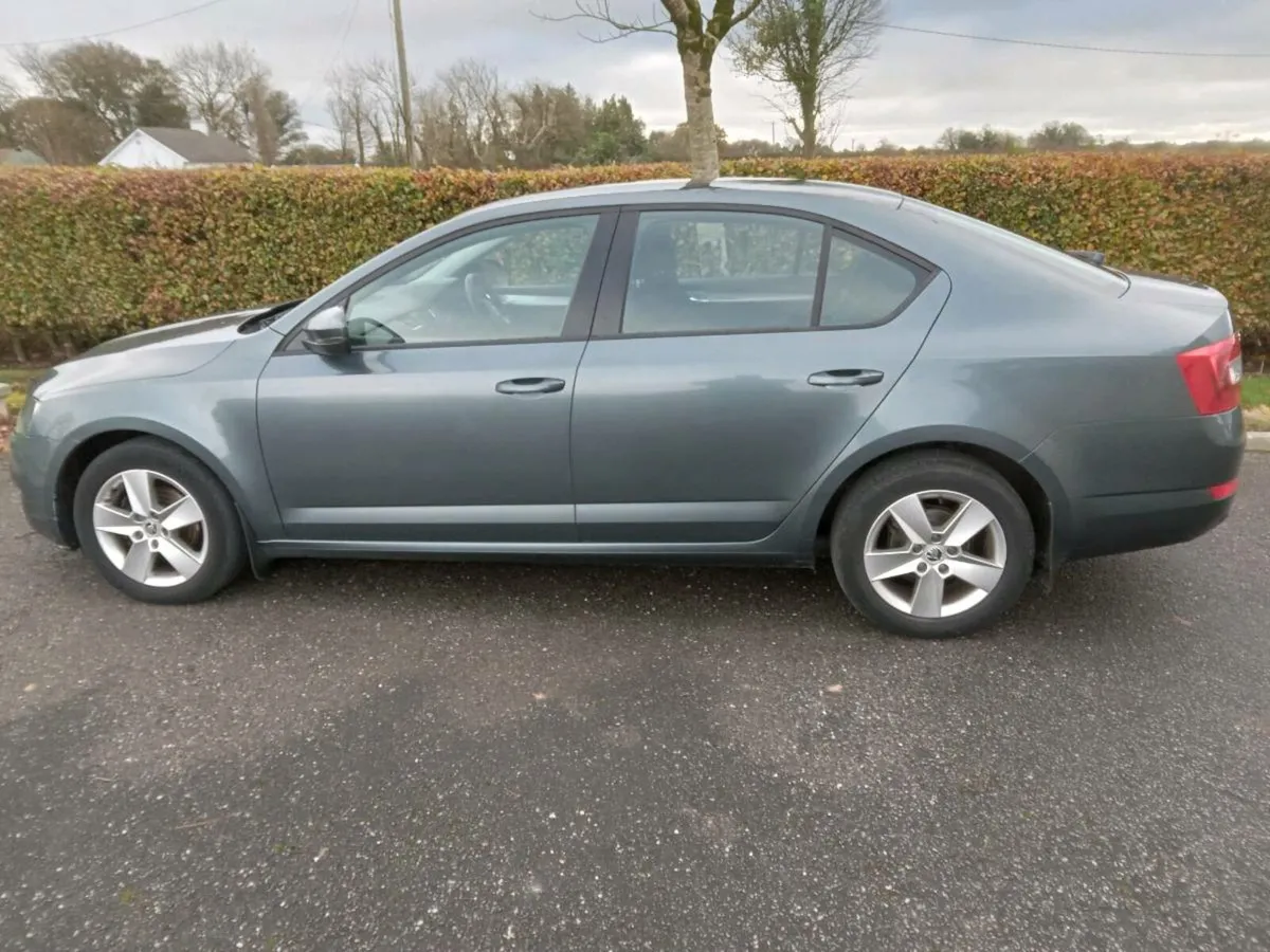161Octavia 1.6 Diesel Automatic - Image 4