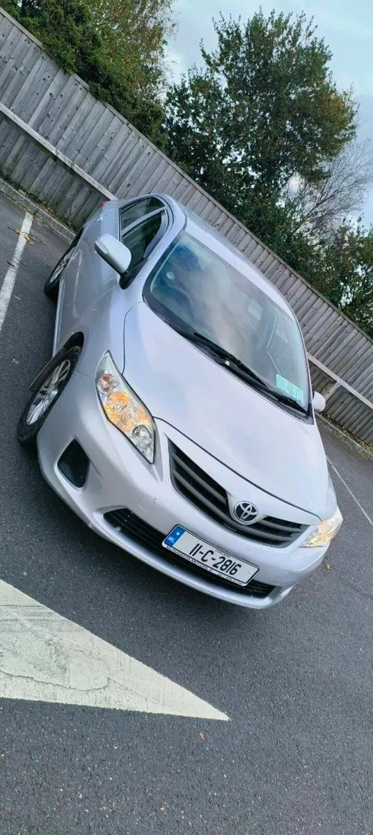 Toyota Corolla 2011 - Image 2