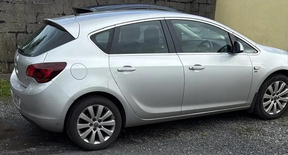 2010 Opel Astra - Image 3