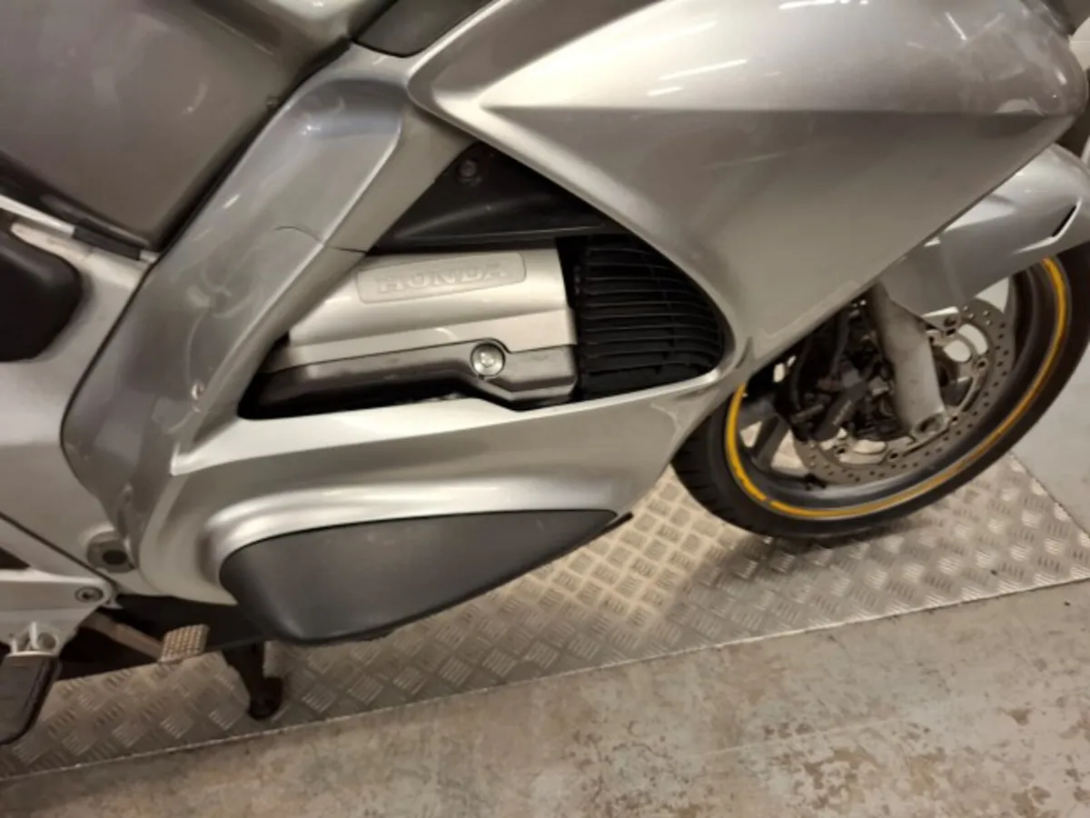 Honda Pan European ST1300 2011 - Image 4