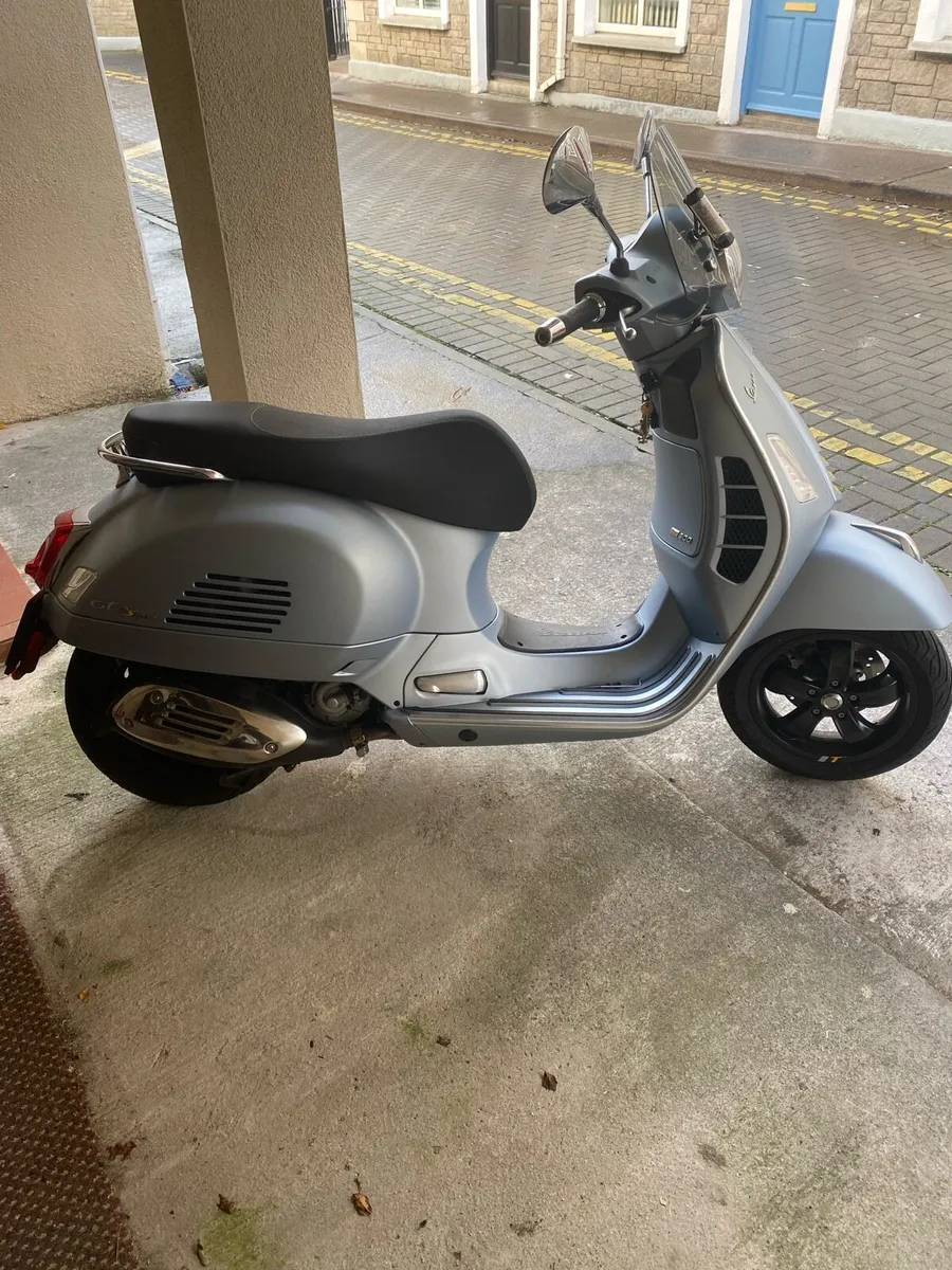 2022 Vespa GTS300 - Image 1