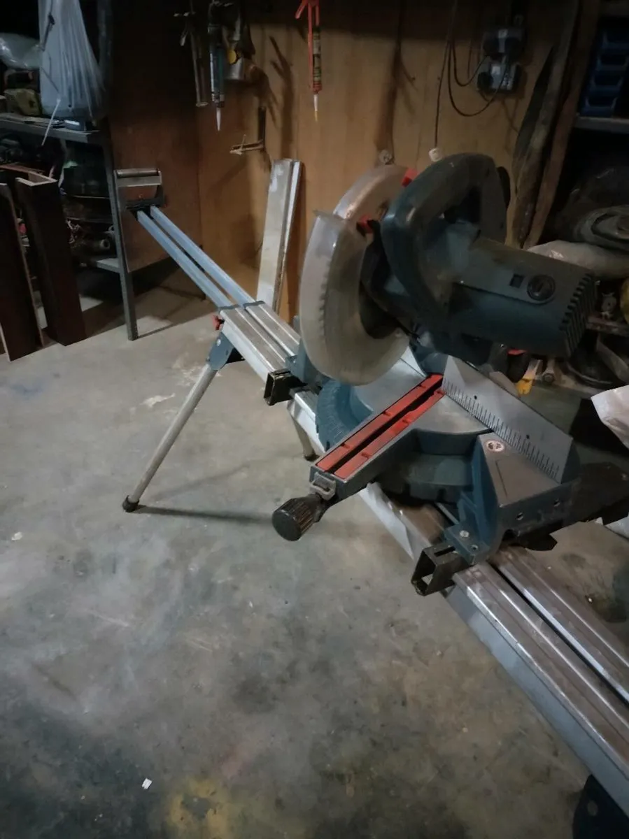 Bosch mitre saw - Image 2