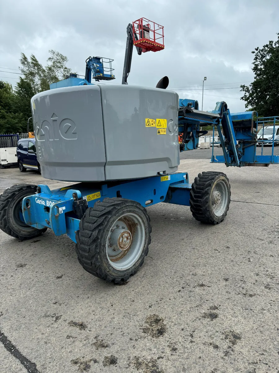 2012 GENIE GR26J 32FT VERTICAL MAST BOOM LIFT - Image 4