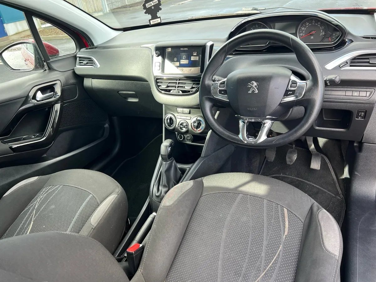 131 Peugeot 208 1.4 nct 25/12/25 tax 11/25 - Image 4