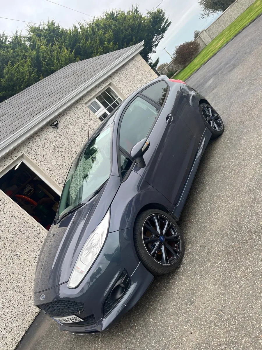 Ford fiesta - Image 2