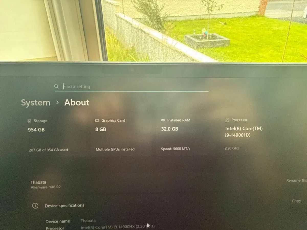 Alienware m18 R2 Gaming Laptop - Image 2