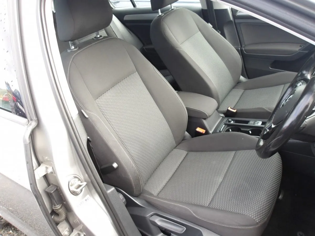 Volkswagen Golf 1.6 TDI 115HP Sports - Image 4